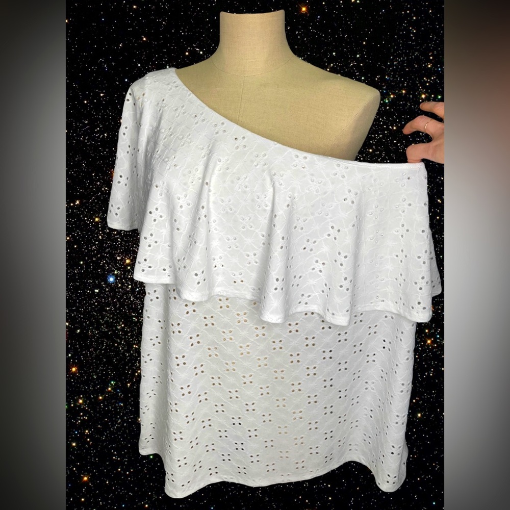 NWT Plus Size White Off-shoulder Eyelet Top Torrid 3X